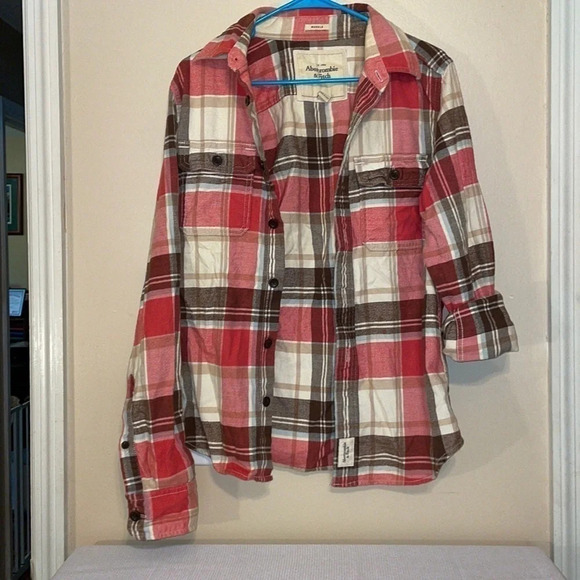 Abercrombie & Fitch Other - Abercrombie and Fitch mens flannel shirt small plaid button down cream red